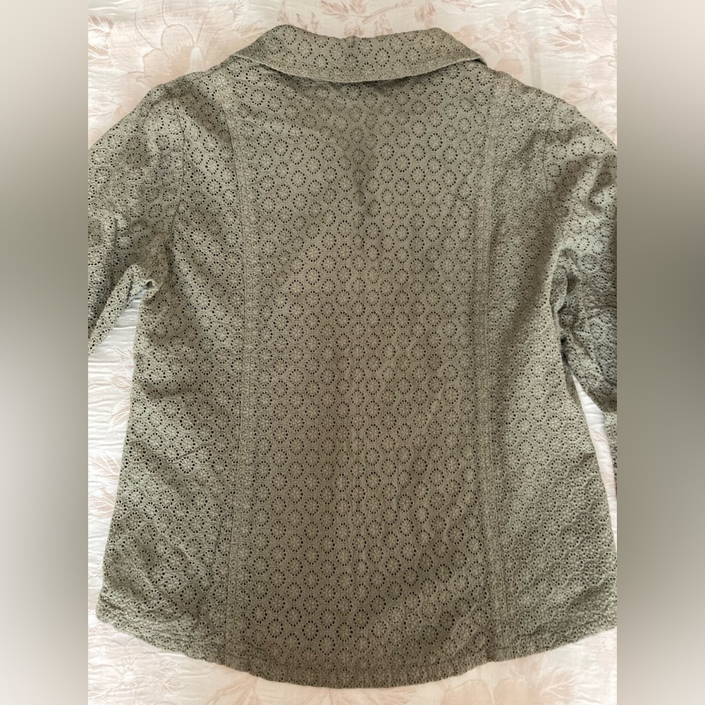 3/4 Sleeve Shirt - Picture 5 of 5